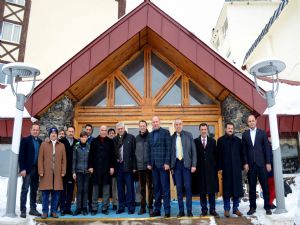 Ilıcalı'nın talebi ile Bakan Avcı turizmcinin yüzünü güldürecek