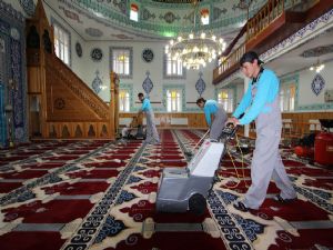 Aziziye'de camiler ramazana hazırlanıyor...