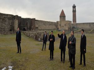 Vali Altıparmak: Tarihimize sahip çıkıp, geleceğe taşımalıyız...