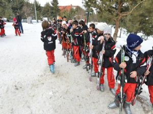 Yakutiye ile 400 çocuk daha kayak öğrendi...