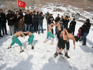 Pasinler Kızak Festivali'nde renkli görüntüler...