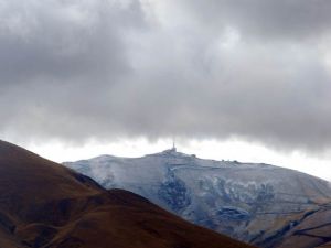 Erzurum'a yılın ilk karı yağdı: Palandöken beyaza büründü...