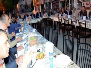 Başkan Bulutlar ve Meclis üyeleri çadırda iftarını açtı