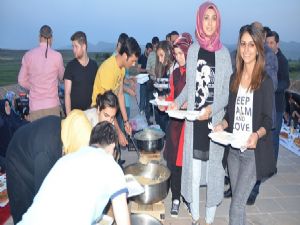 Tarihi Çobandede Köprüsü'nde iftar yemeği...