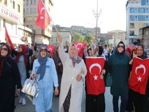 Erzurum tek yürek... Teröre lanet...