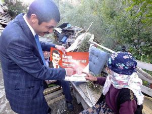 MHP'nin Arslanı var... Ev ev dolaşıp destek istiyor...