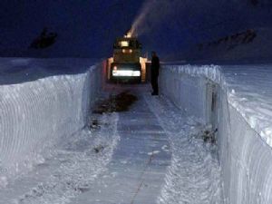 Doğu'da 696 köy yolu kardan kapalı