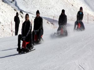 Sezon başladı... Kızağı alan Palandöken'e koştu...