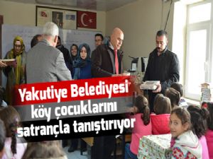 Yakutiye Belediyesi köy çocuklarını satrançla tanıştırıyor